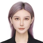 Native Chinese speaker with an expertise in biology and psychology